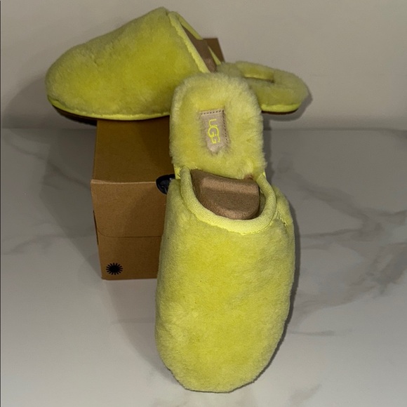 UGG Fluffy Yellow Slippers - Picture 6 of 13